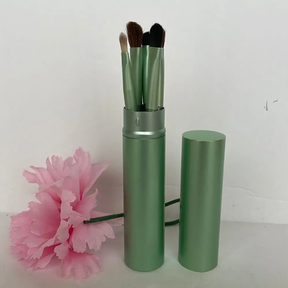 LED COMPACT MIRROR 5x‎ MAGNIFICATION AND HAIR BRUSH